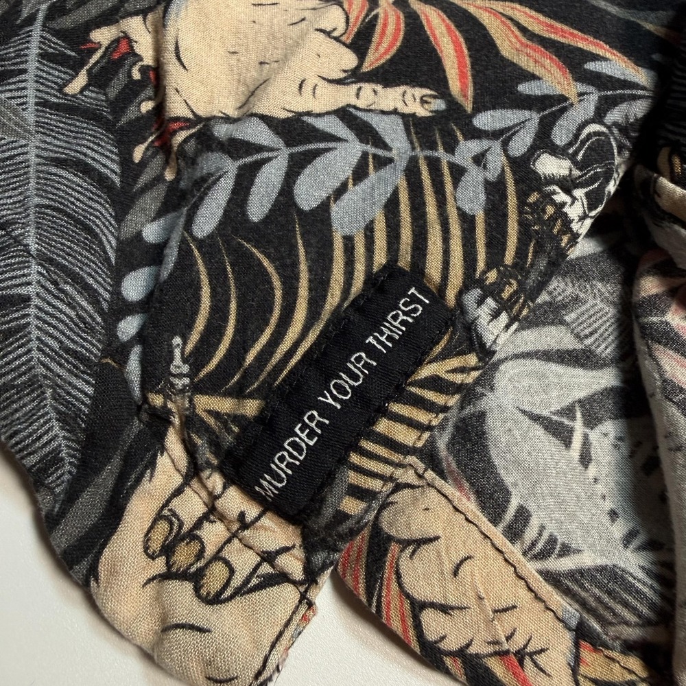 Liquid Death Shirt Mens Large Black Skull Hawaiian Aloha‎ Button Front Tropical - Picture 3 of 8